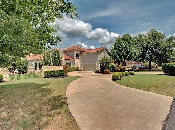 3rd image of 135 The Hills Dr