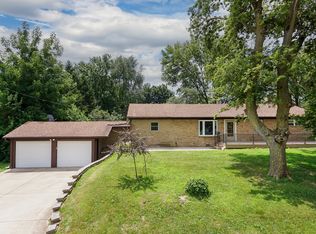 116 W C St, Delavan, IL 61734