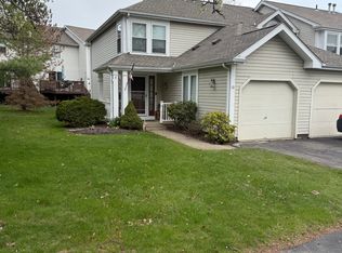 10 Pin Oak Ct, Cranberry Township, PA 16066