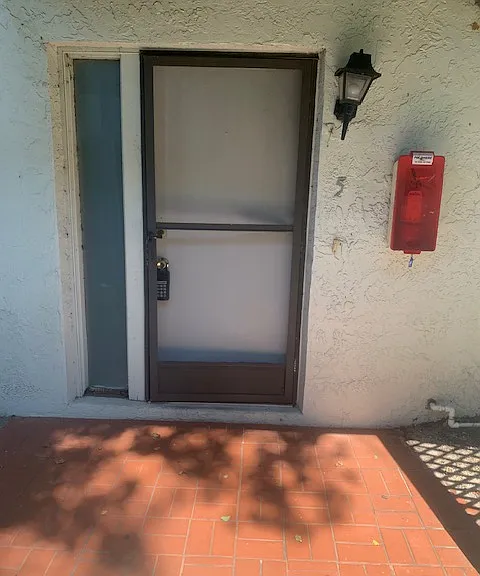 1960 Union St #5 — Photo 2