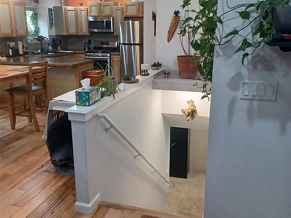 4th image of 318 Riviera Lane