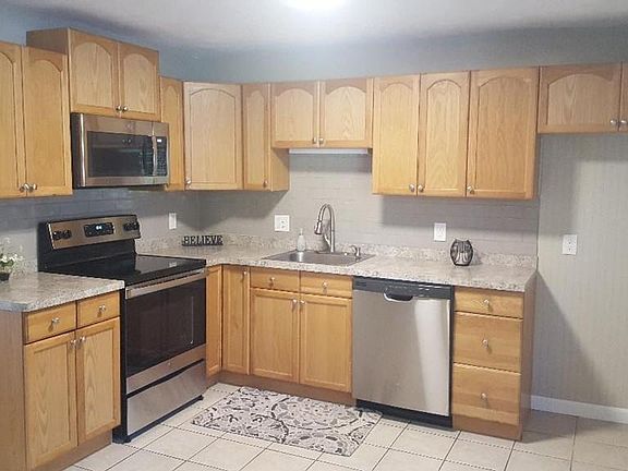 3rd image of 207 Samoset St APT Ct1