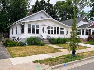 118 E Cherry Ave, Zeeland, MI 49464