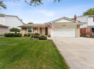 3750 Brookshire St, Trenton, MI 48183