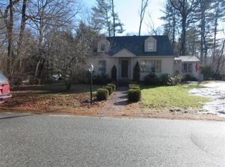 25 Chestnut St, South Hamilton, MA 01982