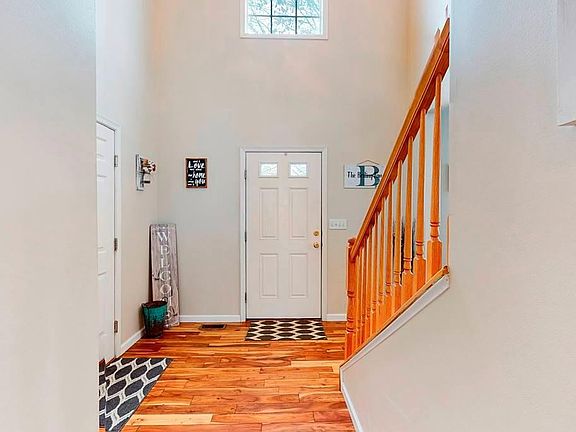 4th image of 306 Indian Pointe Dr