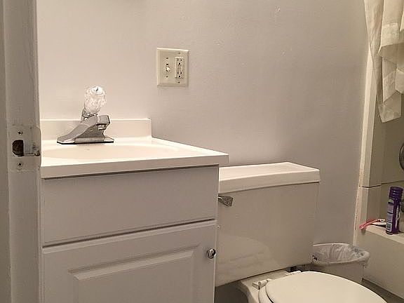 West Full Bath