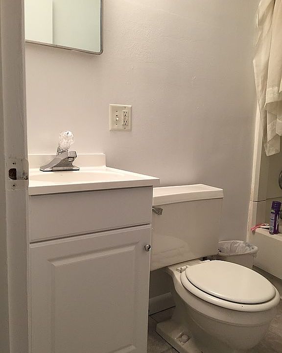 West Full Bath