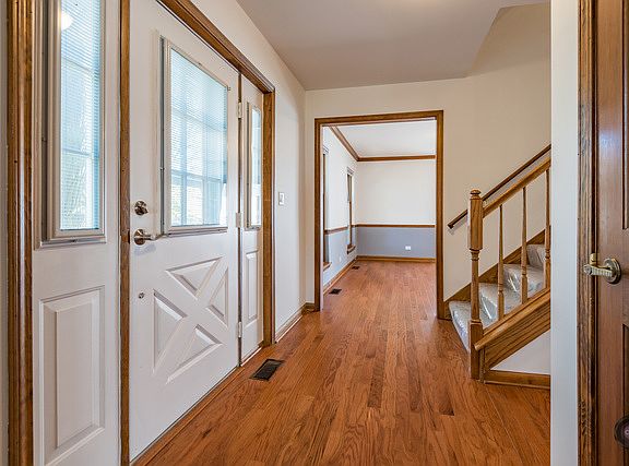 5th image of 22W515 Emerson Ave