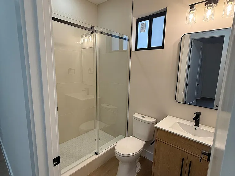 1034 E Alcalde Saint St E — Photo 17