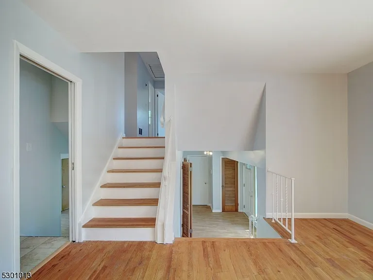 17 Brook Pl — Photo 5