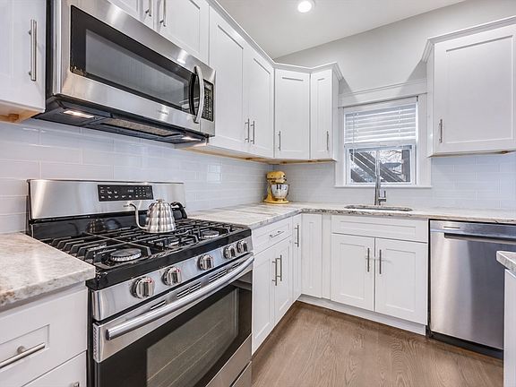 2nd image of 21 Whitney Ave APT 2R