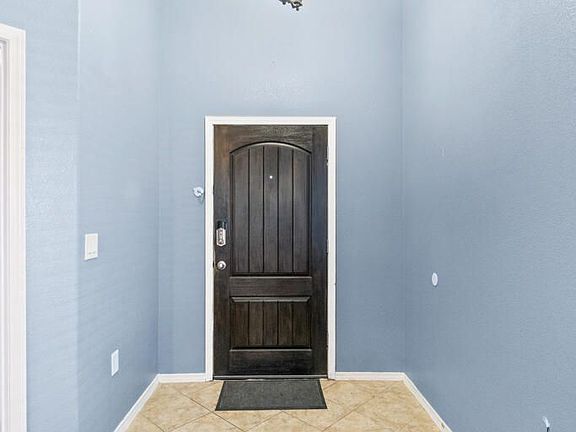4th image of 3140 Hidden Creek Dr