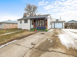 607 9th Ave W, Williston, ND 58801