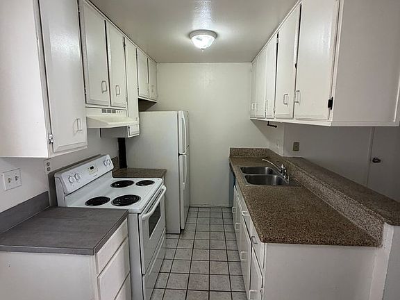5th image of 2236 E Desert Inn Rd