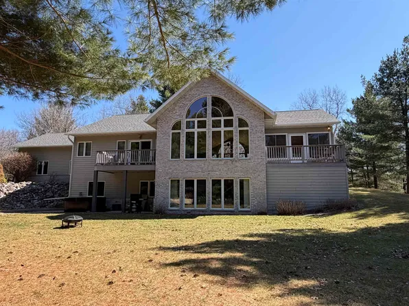 N6921 Sandstone Dr S, Mauston, WI 53948