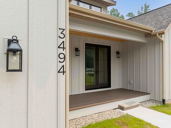 2nd image of 3494 Village Circle Dr