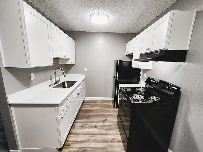 Riverbend Terrace Apartments — Photo 13