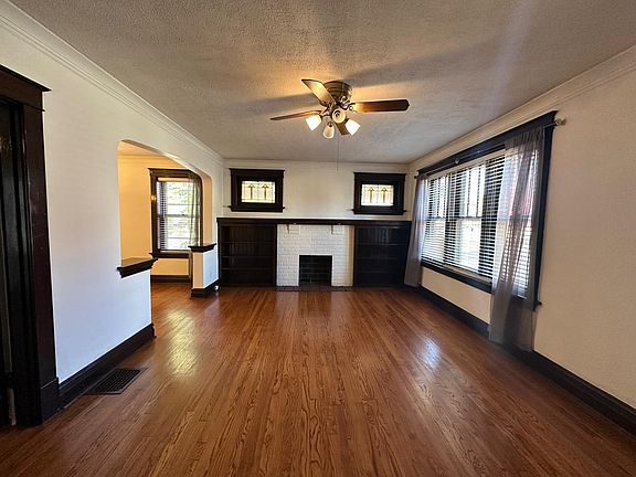3rd image of 5048 Bancroft Ave Floor 1