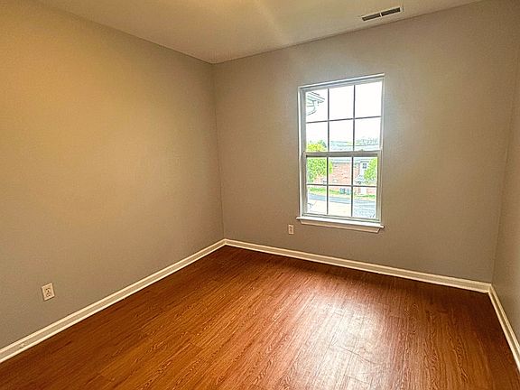 3rd image of 1908 Jericho Rd #F6