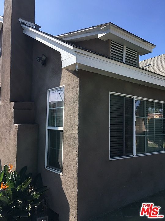 1st image of 3664 W 58th Pl
