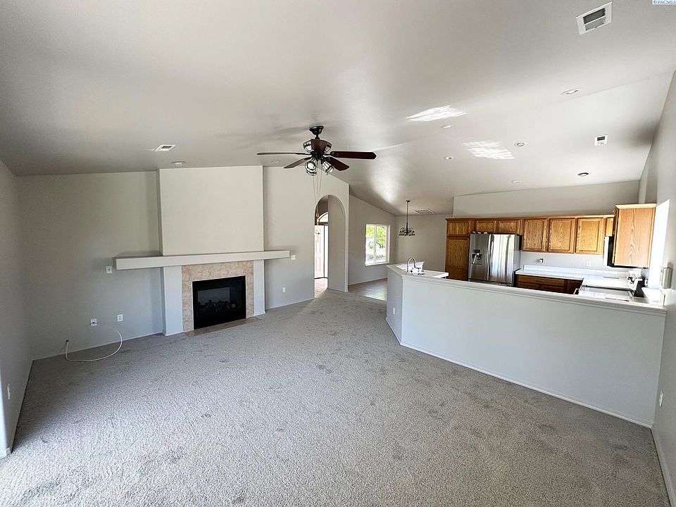 1st image of 2616 Ficus Dr