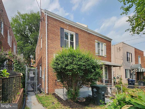 2nd image of 606 Brandywine St SE