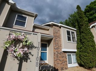 10108 Lee Dr, Eden Prairie, MN 55347