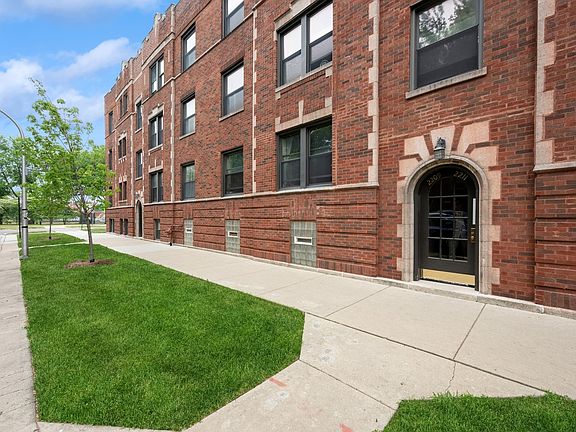 2nd image of 2209 W Winona St #1