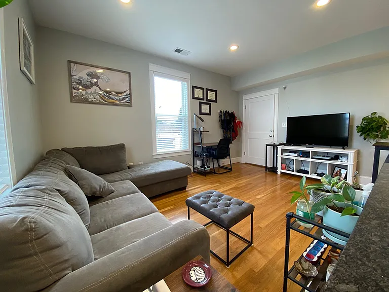 405 S Huntington Ave #2R — Photo 44