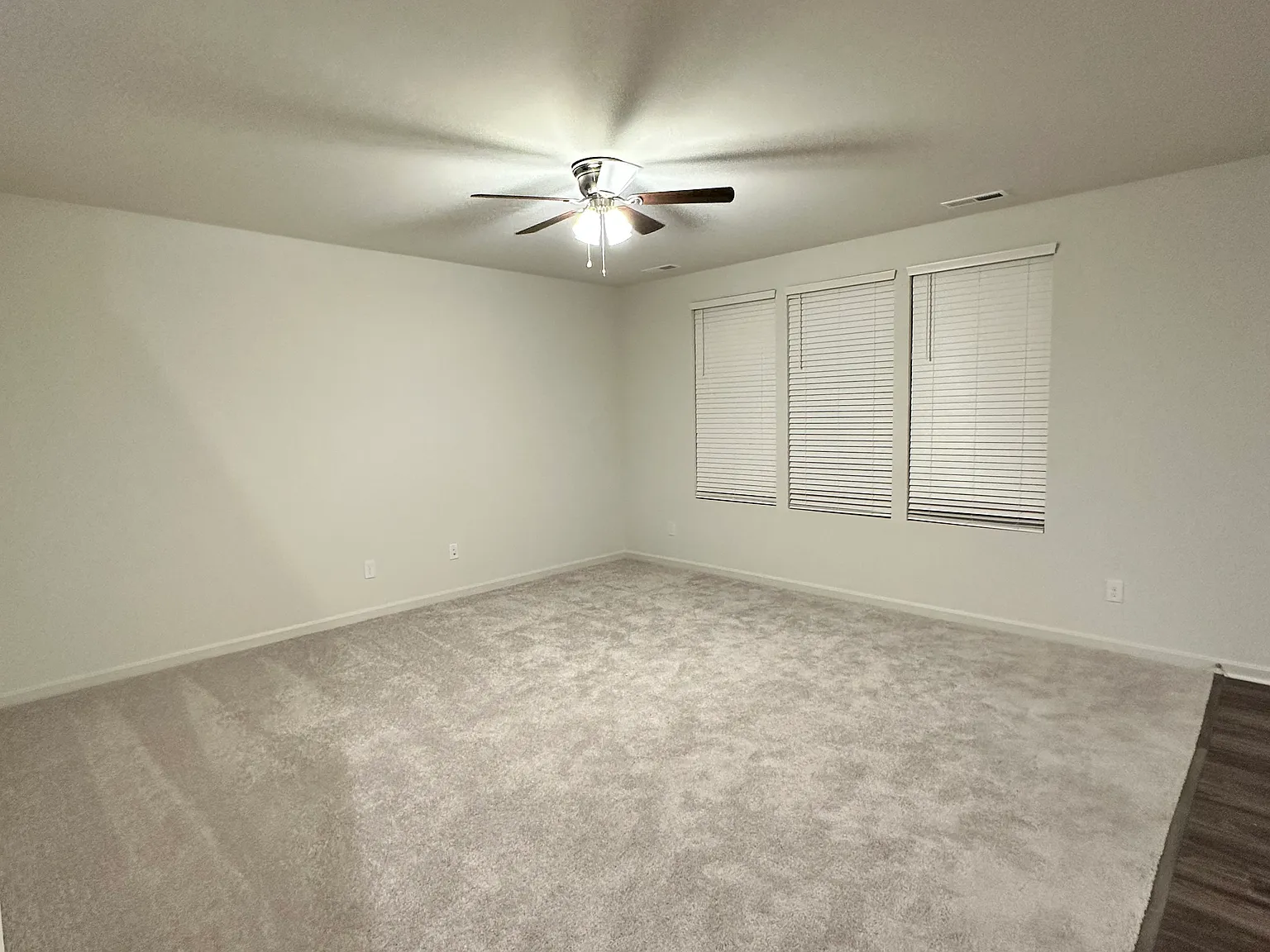 3 bed, 2.5 bath, 2372 sqft, $2,750 — Photo 4