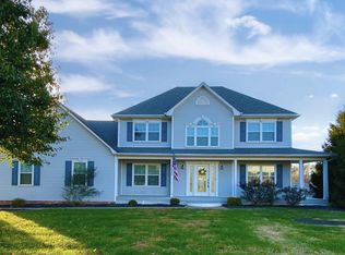 532 Saint Andrews Dr, Vine Grove, KY 40175