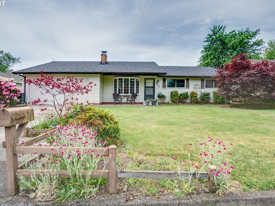 1st image of 404 SE 151st Ave