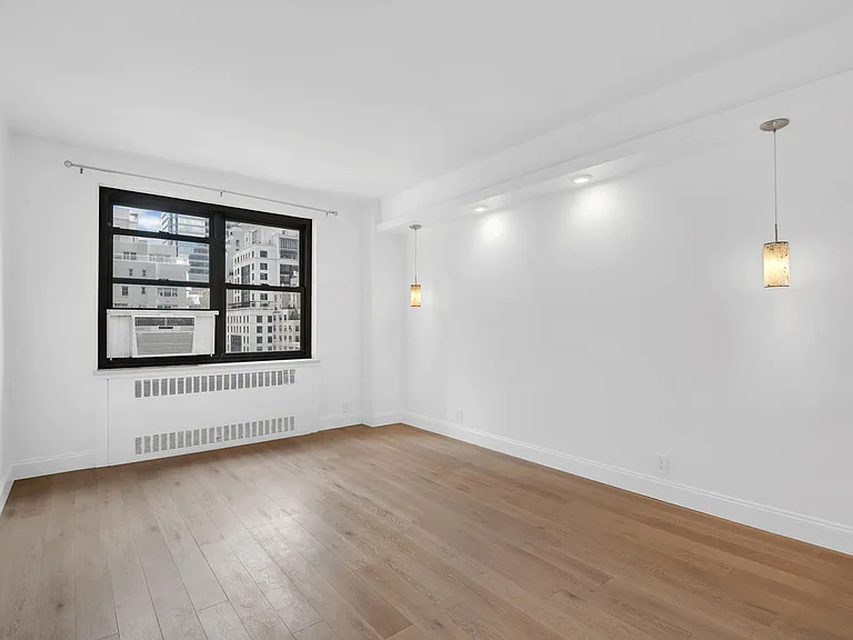 135 E 54th St #12G — Photo 8