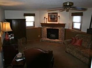 211 Countryside Dr, Rockton, IL 61072