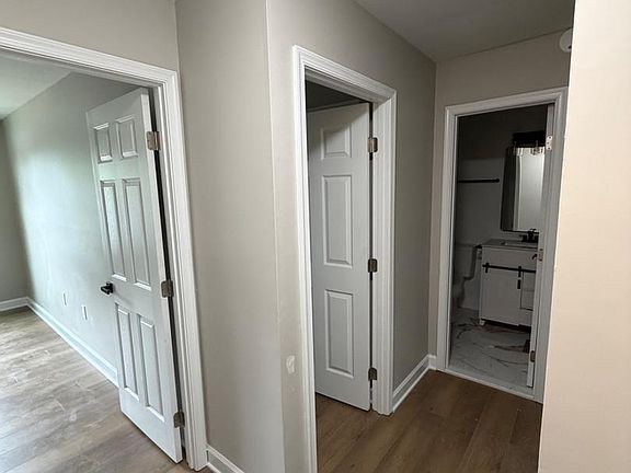4th image of 5707 Davey St