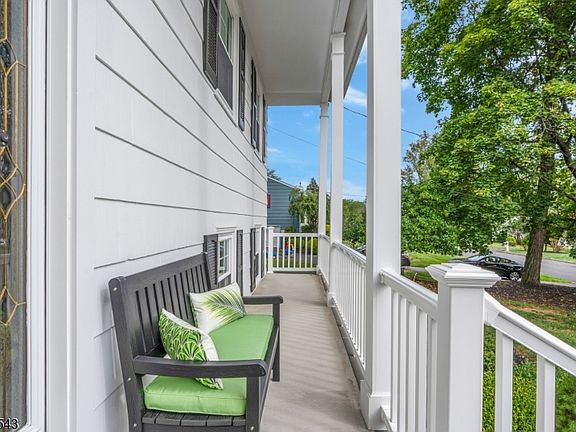 4th image of 8 Beechwood Rd