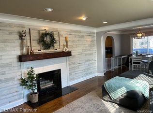 2405 North Rd, Fenton, MI 48430