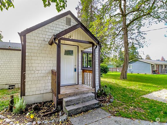 3rd image of 312 Calistoga Street E