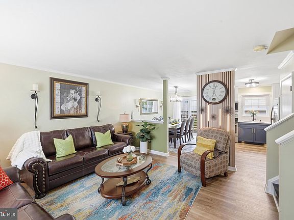 4th image of 430 Azalea Pl