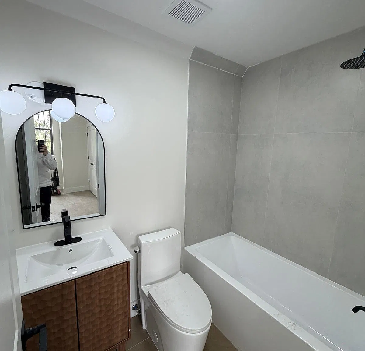 2 bed, $2,450 — Photo 2