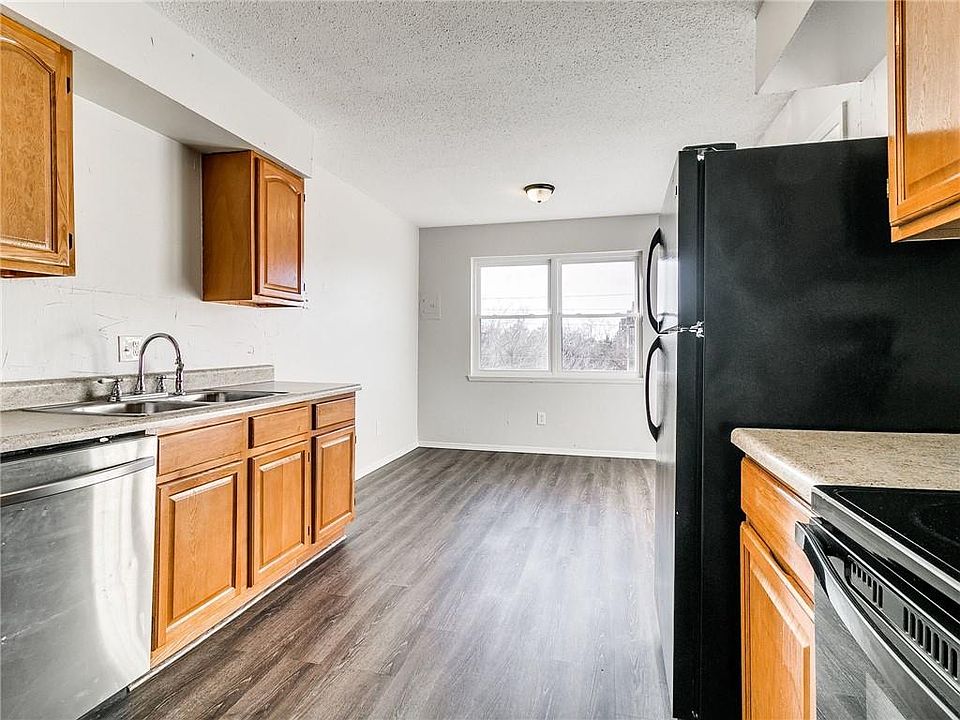 1st image of 1709 E Lindsey St APT 2
