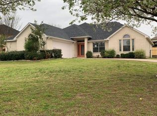 1098 Saint Andrews Dr, Burleson, TX 76028