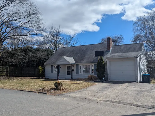 17 Janet Cir, Shrewsbury, MA 01545