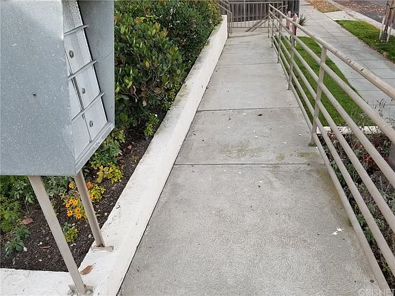 2nd image of 2338 20th St #5