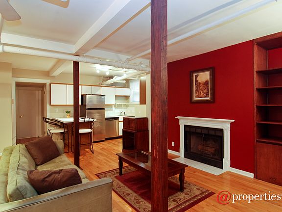 Kitchen / Living Room