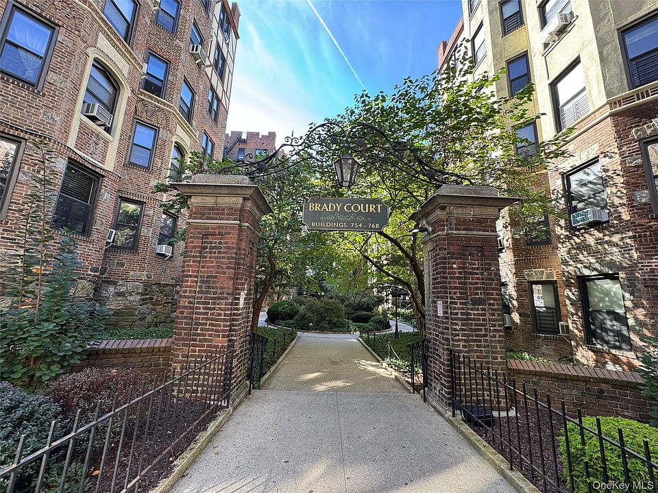 1st image of 762 Brady Avenue #221