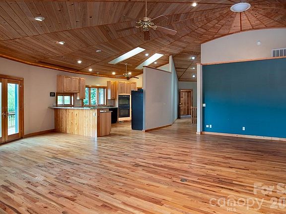 5th image of 417 Quiet Forest Ln