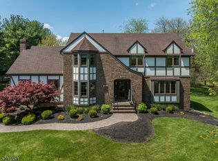 28 Barley Sheaf Rd, Flemington, NJ 08822