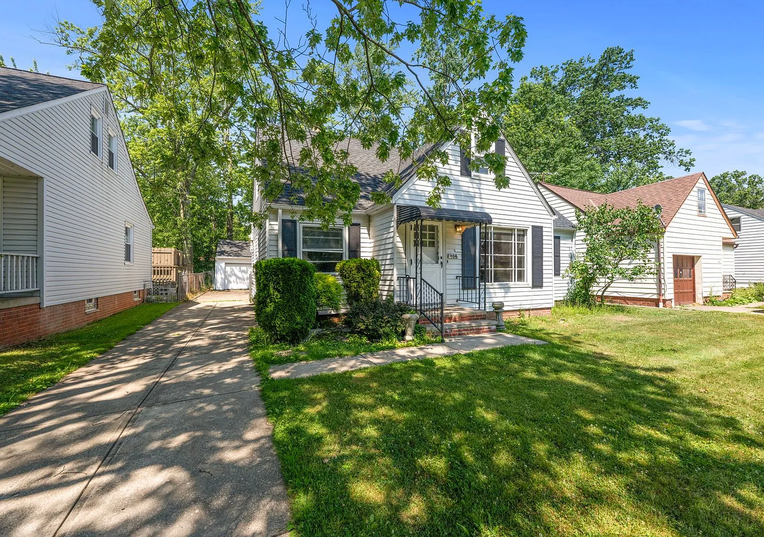 988 Glenside Ave — Photo 2